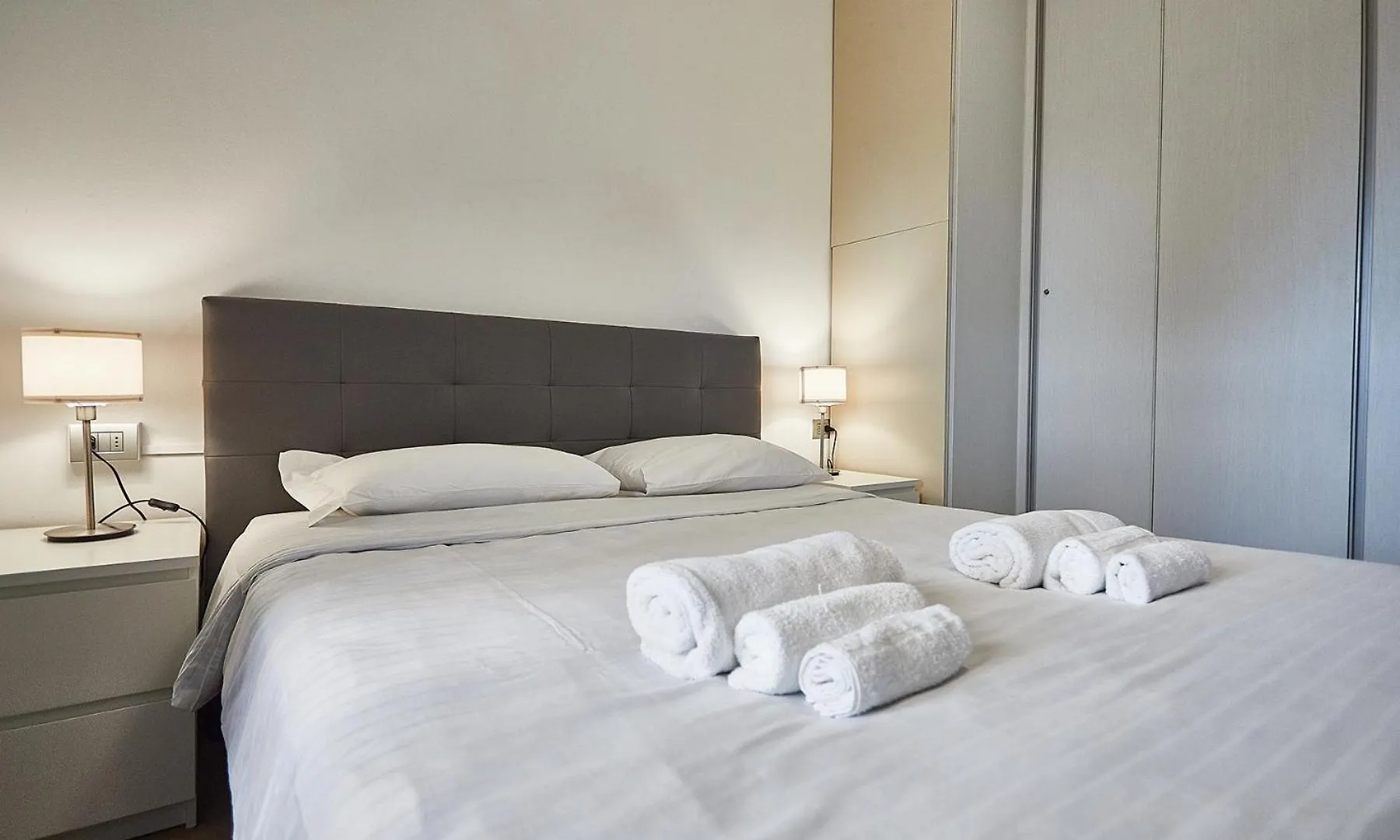 Moderno Trilocale Moscova Brera Apartment Milan
